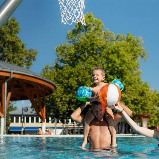 Feiertage 2026 - Repce Gold