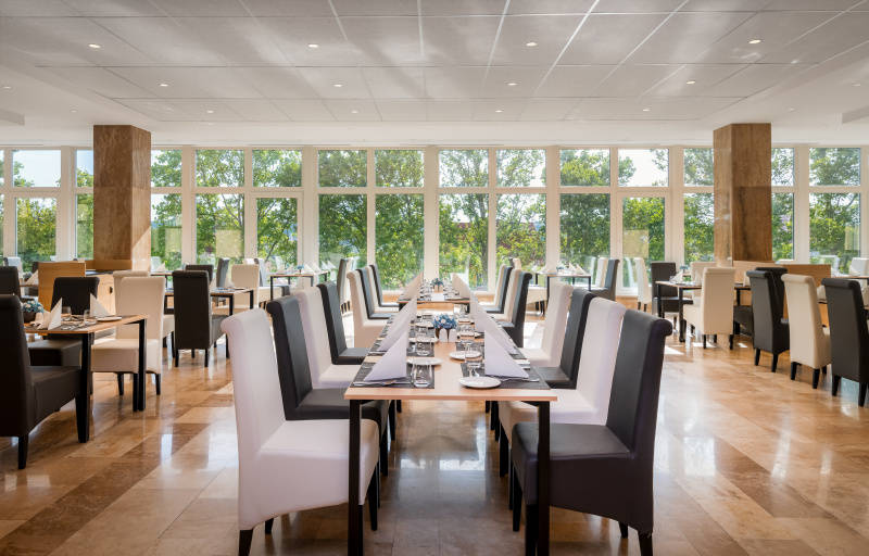 Hunguest Hotel Helios ****