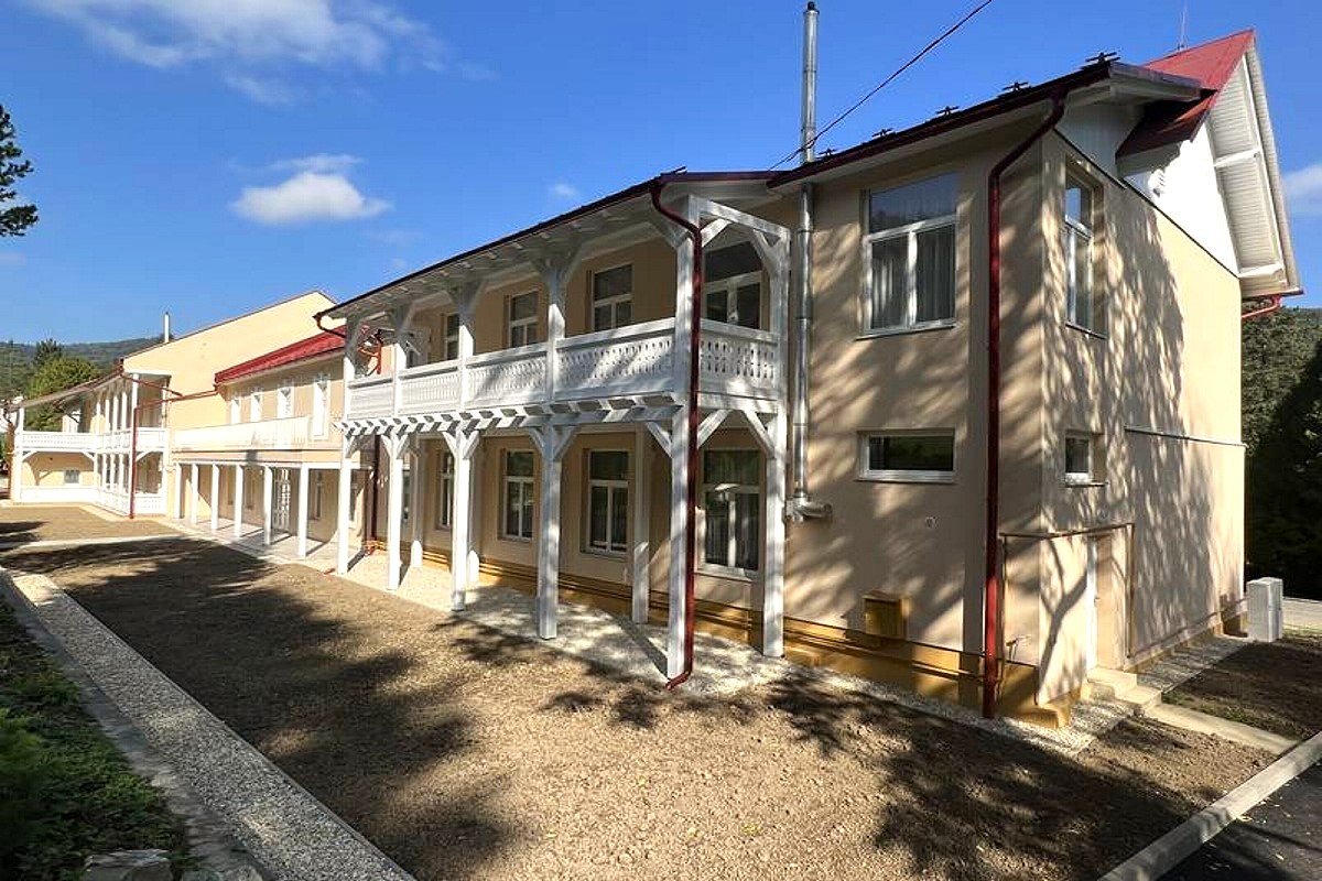 Kurhaus Fontána **