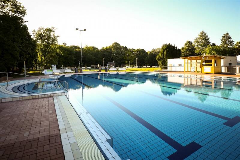 Feiertage 2026 - Repce Gold