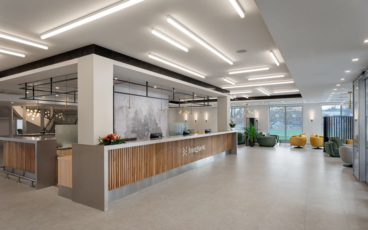 Hunguest Hotel Flora ****