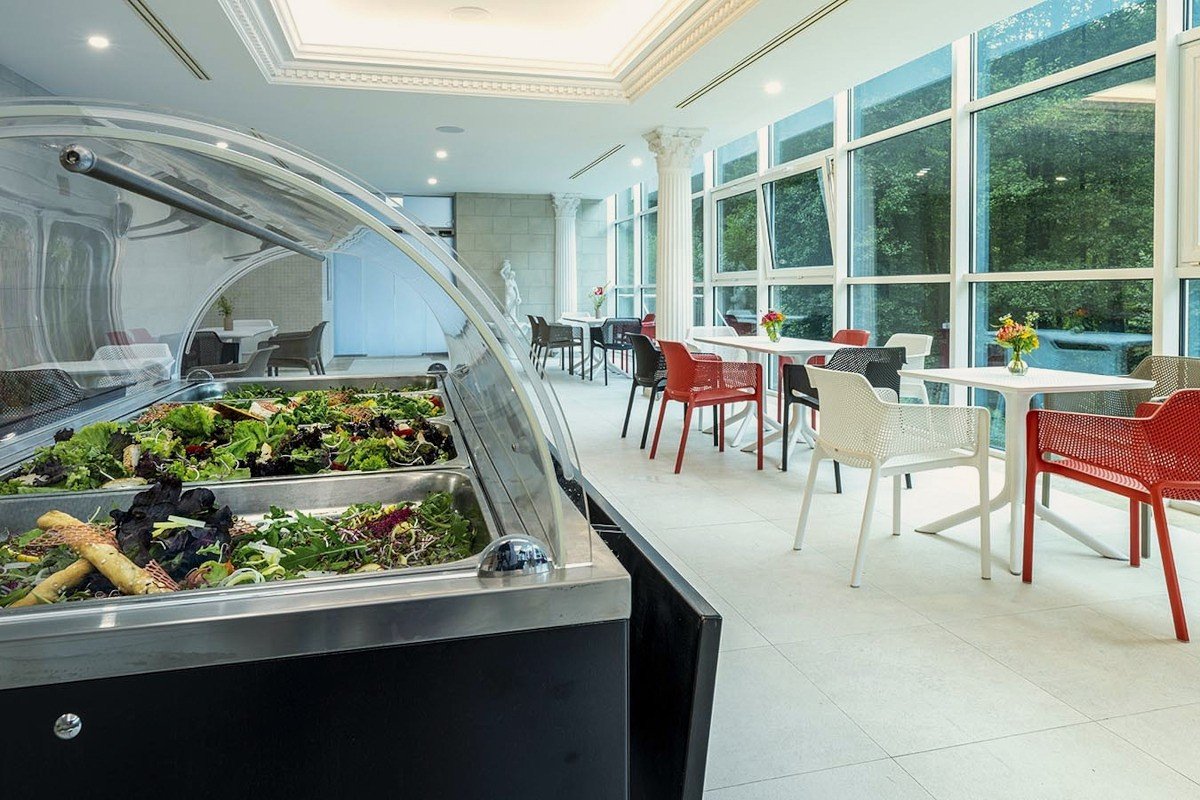 Nebengebäude Brusnianka ***