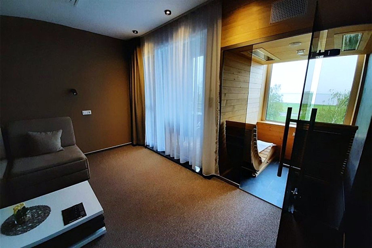 Sauna Suite