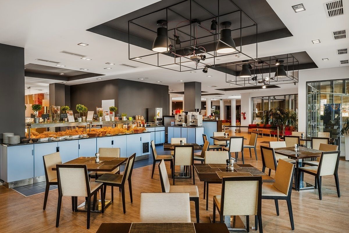 Hotel Park Inn Sarvar ****