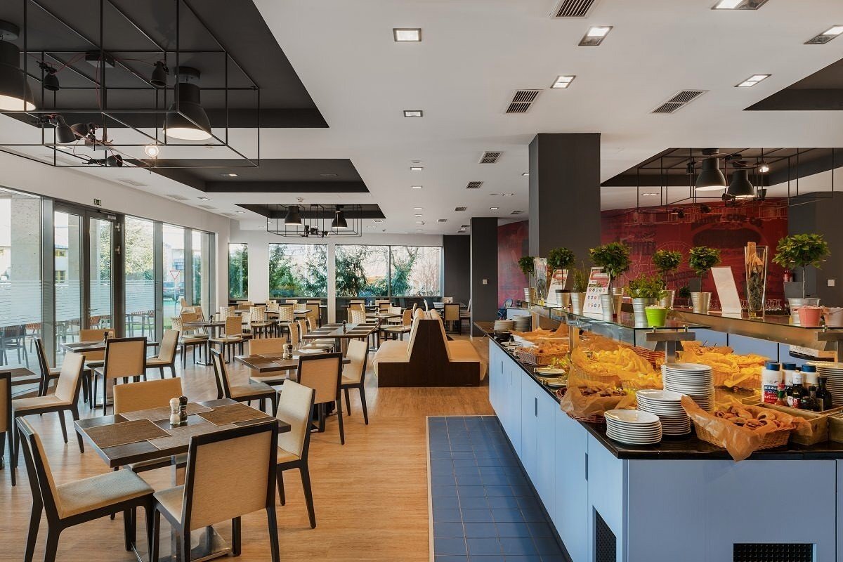 Hotel Park Inn Sarvar ****