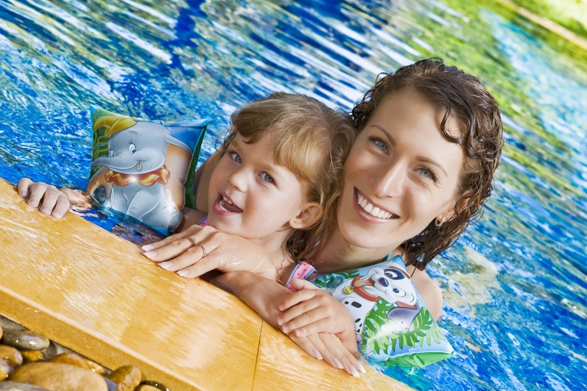 Familien-2+1-Entspannungswochenende mit Eintritt in das Sárvár-Heilbad