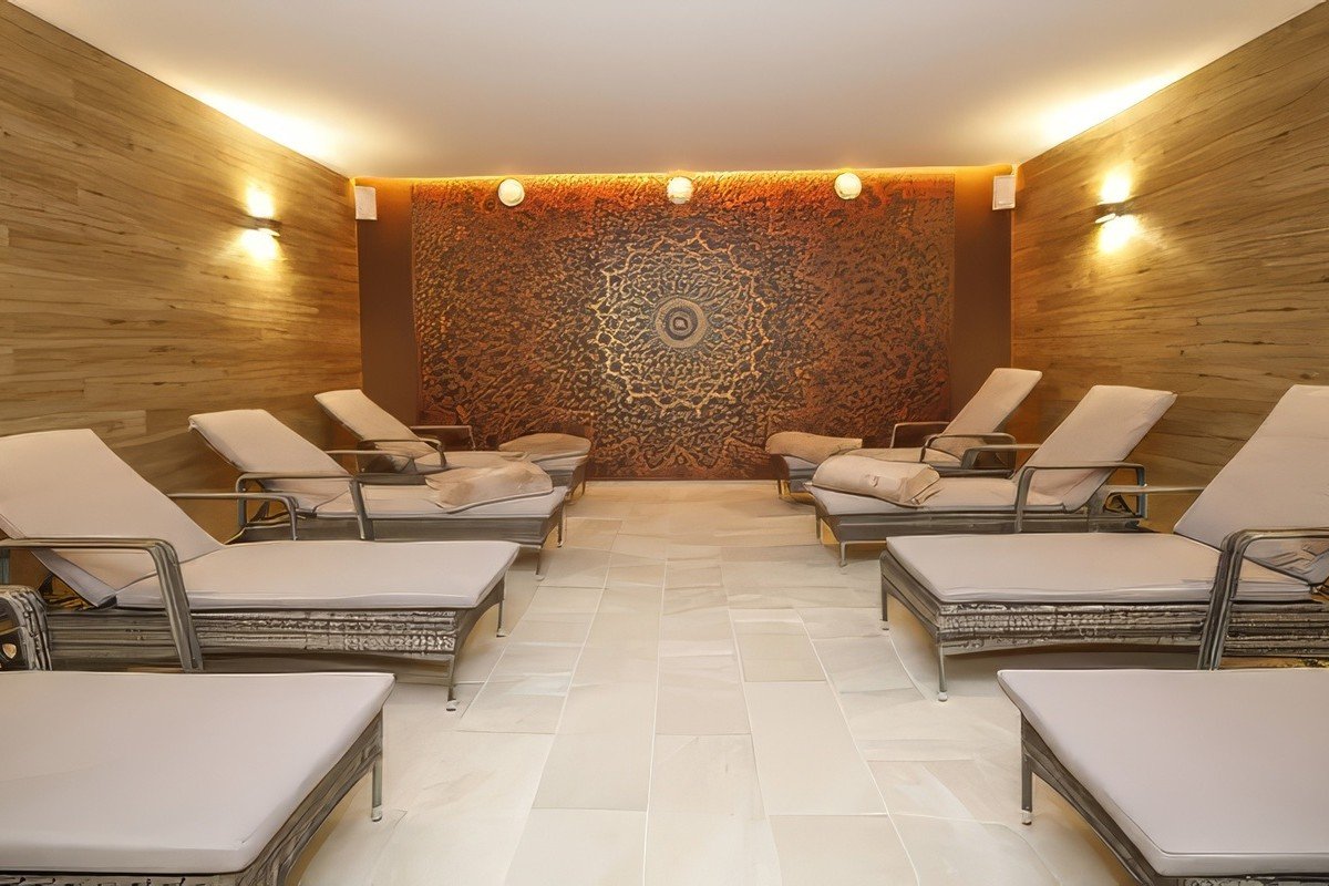Pyramid Hotel ****