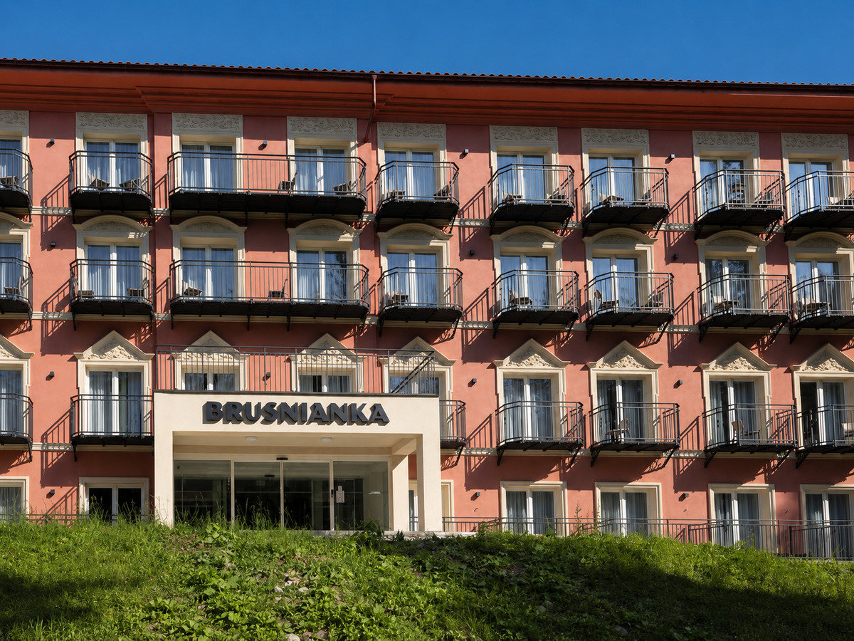 Nebengebäude Brusnianka ***