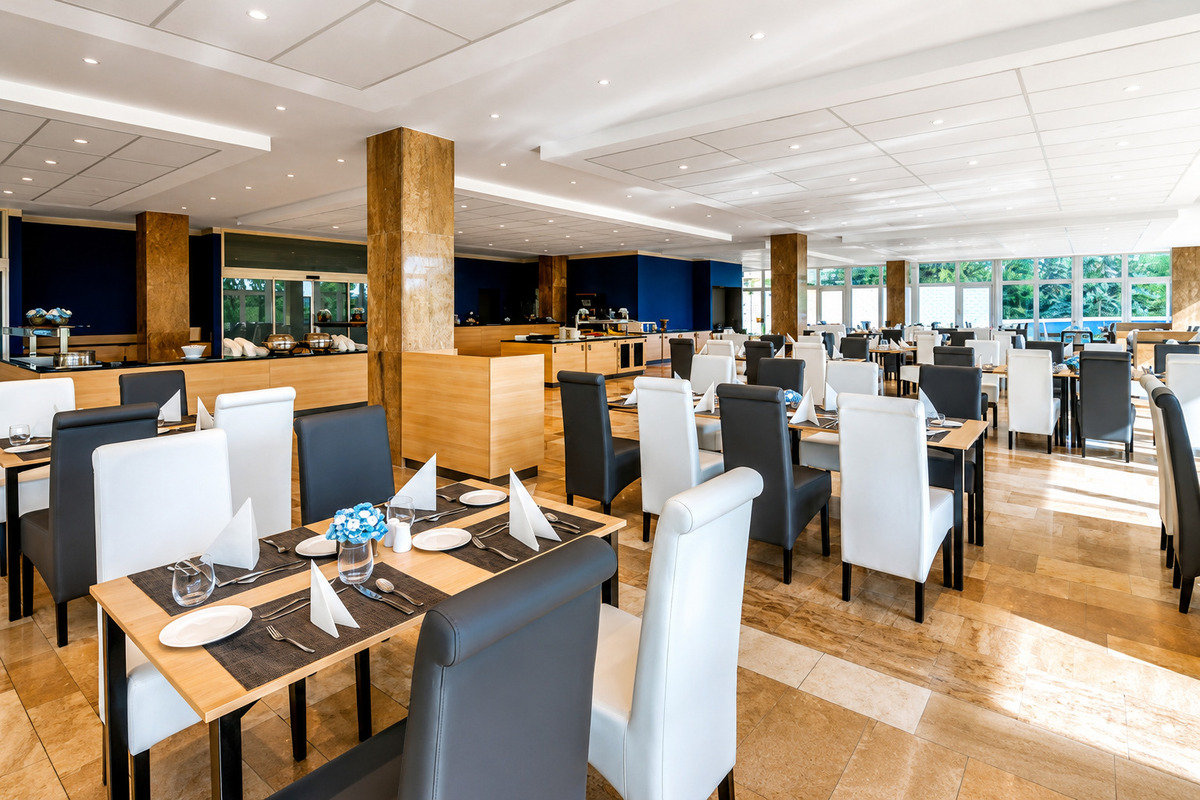 Hunguest Hotel Helios ****