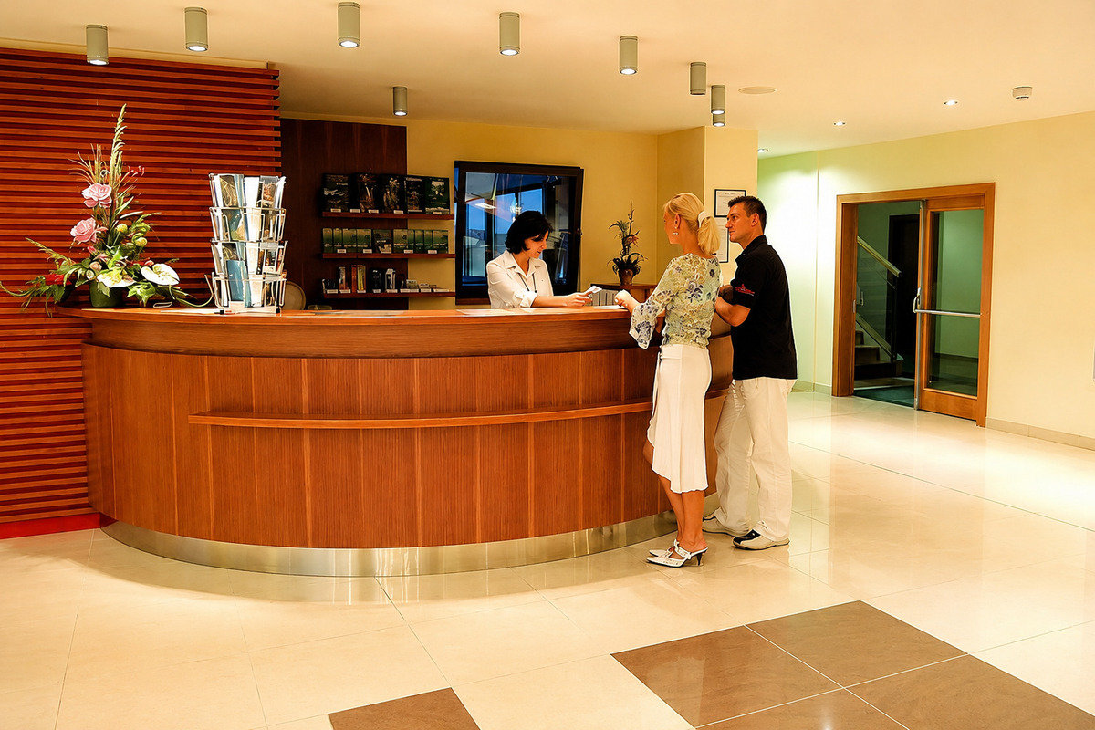 Hotel Seasons ****