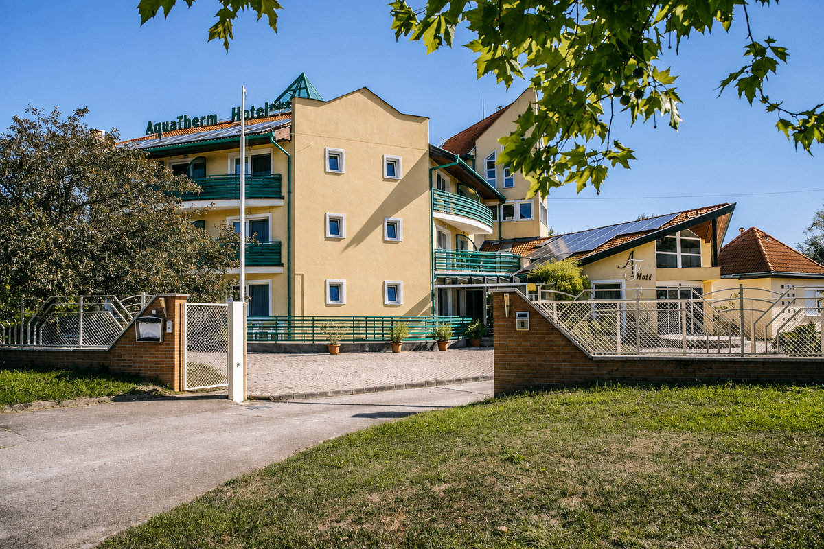 Hotel Aqua Therm ***